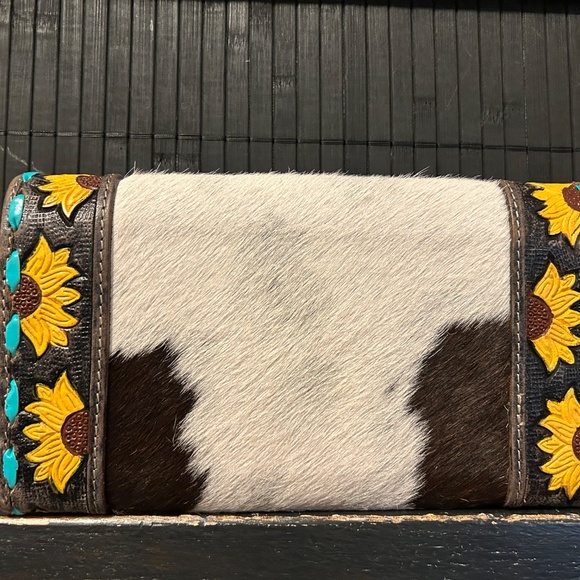 Myra Wallet - Picture 2 of 3